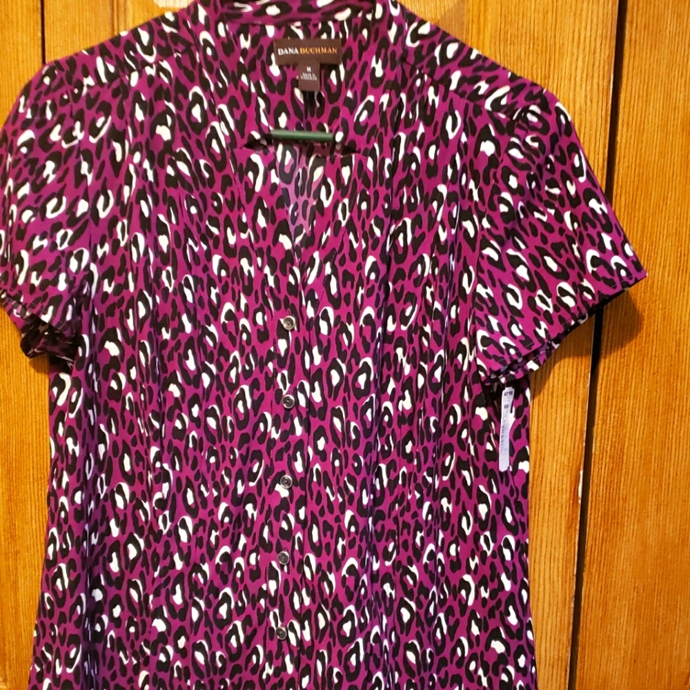 Dana Buchman New Medium Top Animal Print